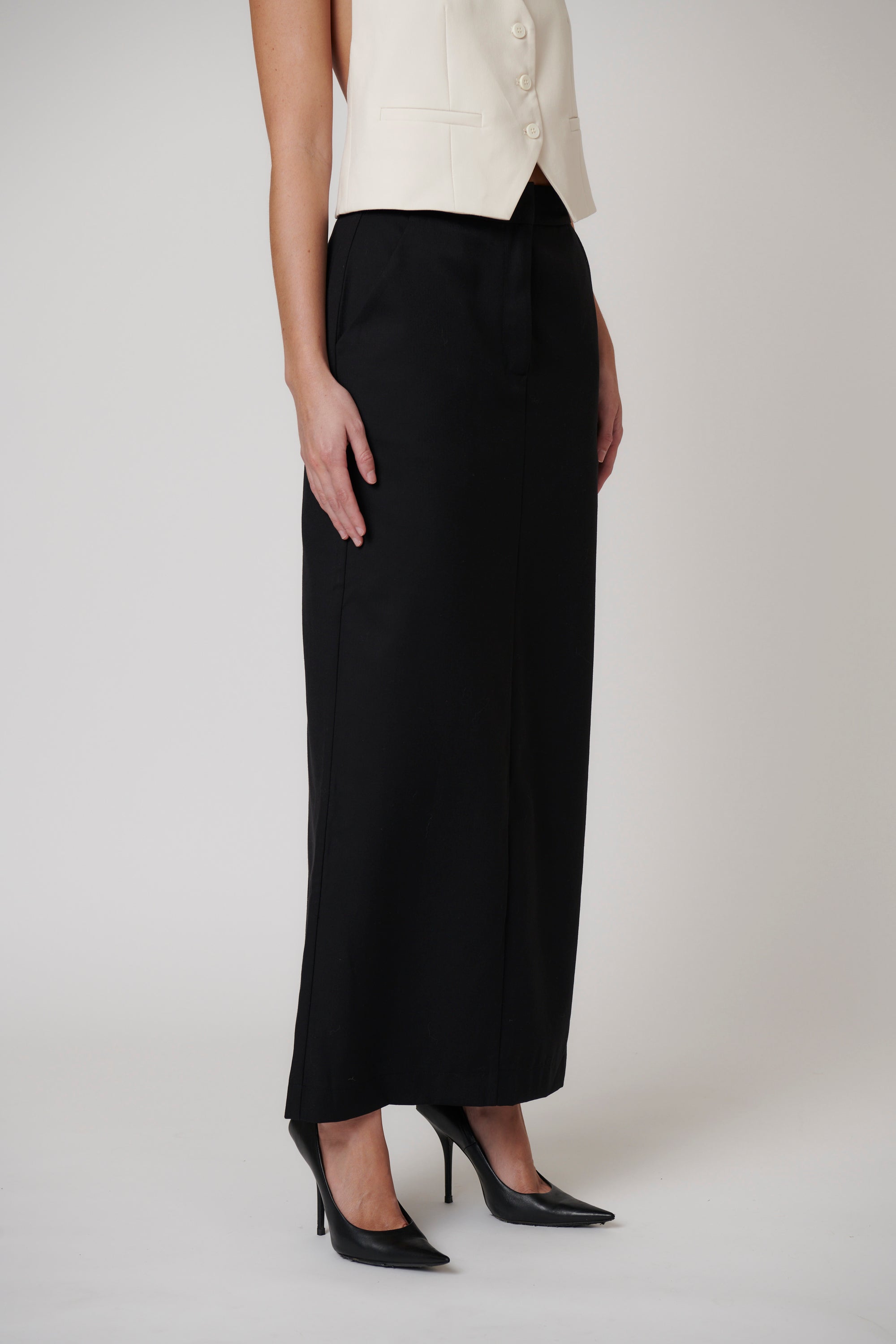 PHEONIX MAXI SKIRT - BLACK