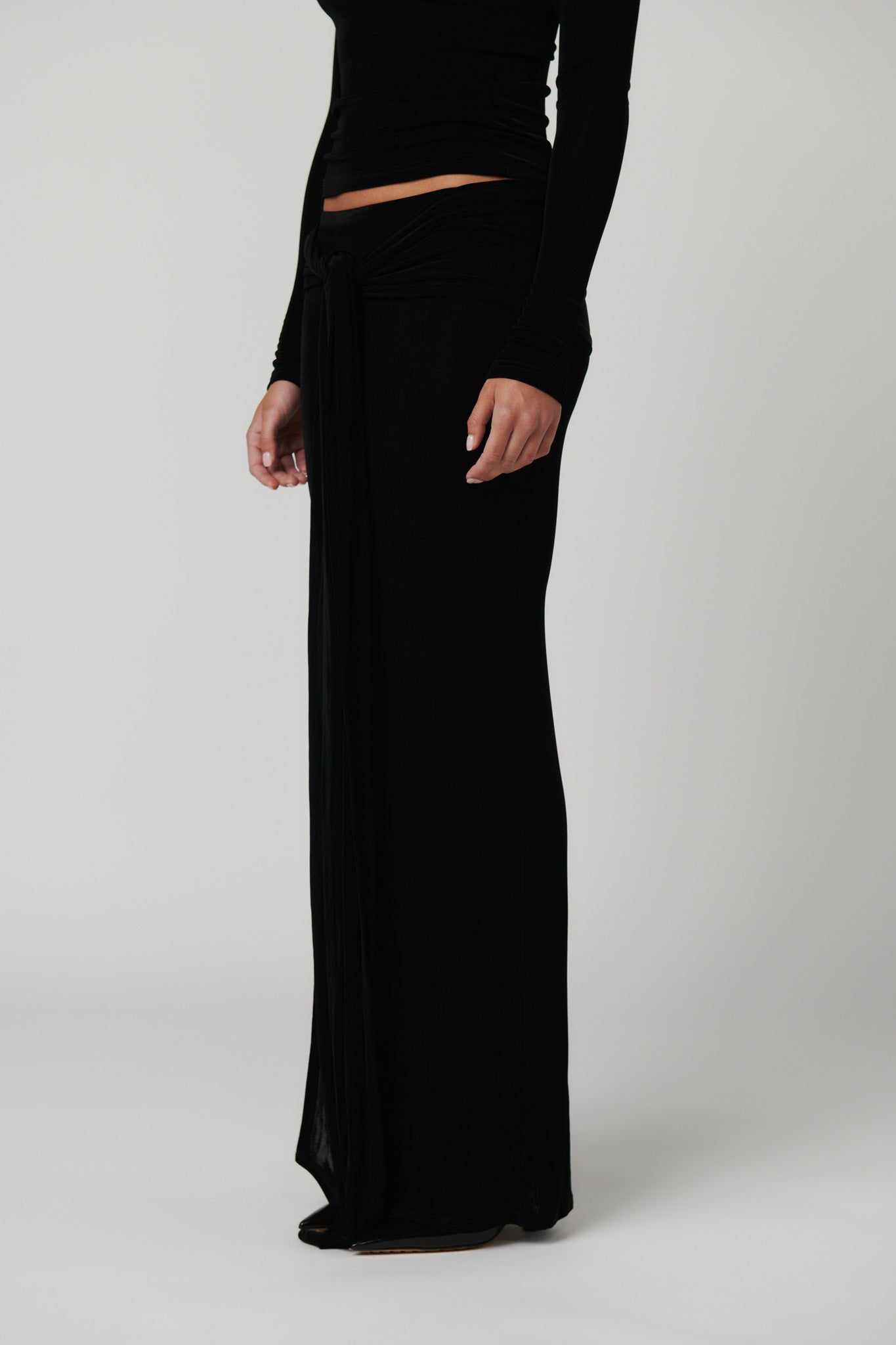 ARIES MAXI SKIRT - BLACK