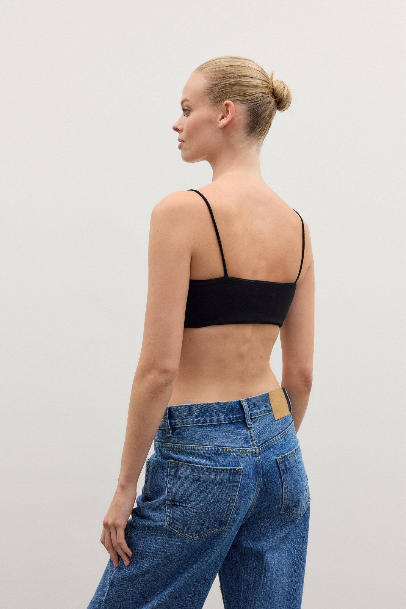 AURA CROP TOP - BLACK