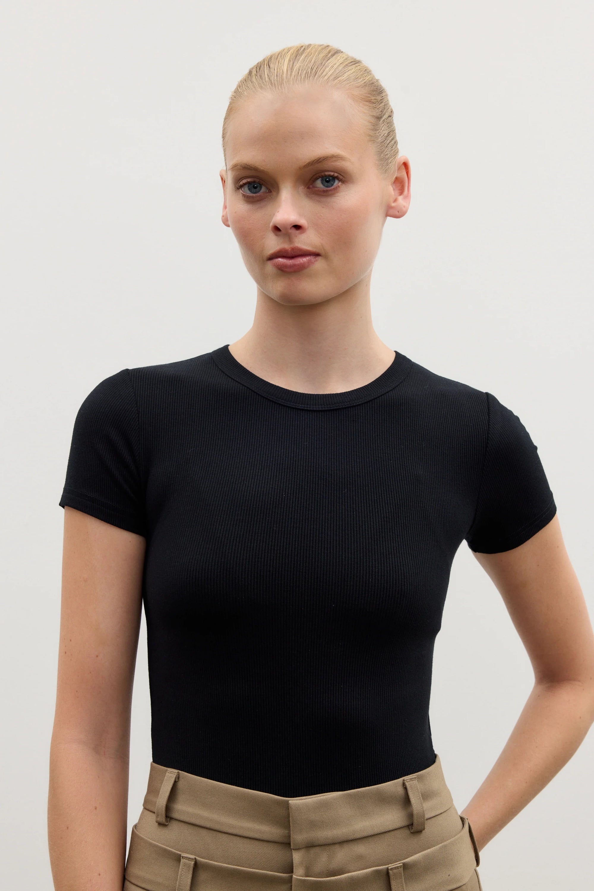 TONI T-SHIRT - BLACK